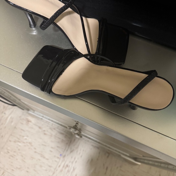 Women's High Heels - Picture 2 of 2